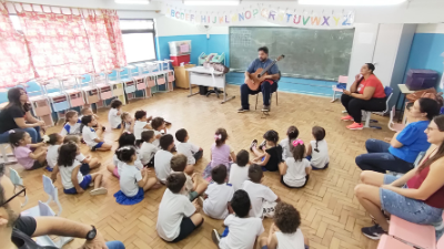 Violão Na Escola